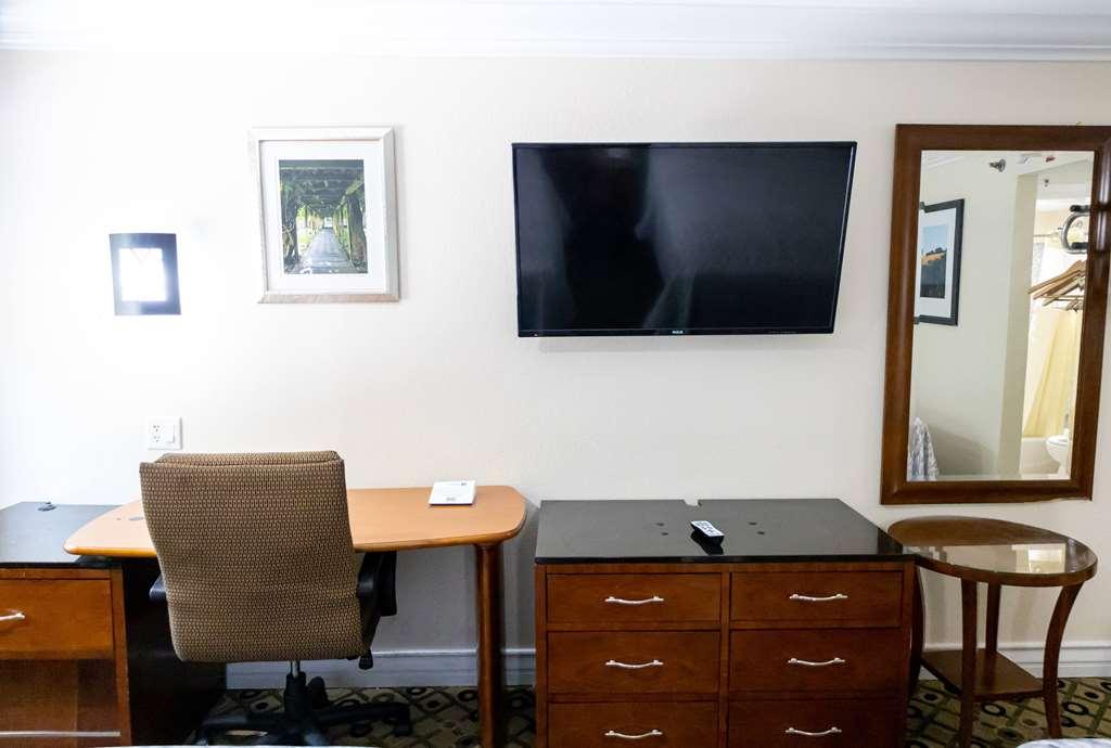 Days Inn Collegepark Atl South College Park Room photo